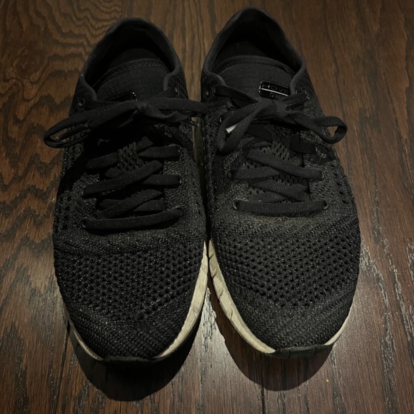 Under Armour Runners - Picture 2 of 3